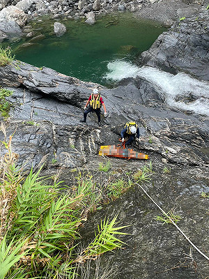 屏東2起疑似戲水意外 1死9獲救