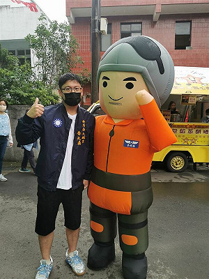 遭爆赴中考察買春還組｢砲兵團｣! 37歲政二代國民黨里長喬天鼎喊告