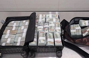 (影) 罕見! 旅客帶230萬美鈔闖深圳海關未申報被查獲 恐面臨刑責與罰款