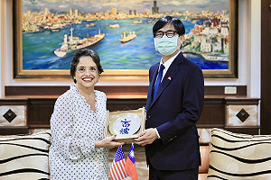 關島總督首訪高 陳其邁:全力支持發展觀光及多元合作
