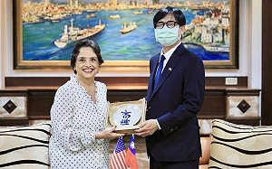 關島總督首訪高 陳其邁:全力支持發展觀光及多元合作