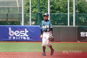 顏全恩超前安還有美技守備 華南少棒助高雄晉冠軍戰