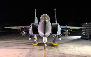 數位戰爭新突破!挪威P-8A導引美軍F-15滑翔炸彈精確摧毀目標