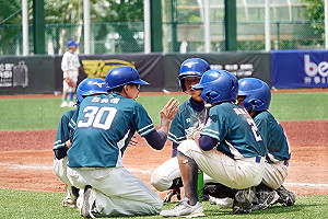 鄭乃介穿爸爸球衣盼圓冠軍夢 華南少棒高雄惜敗居次