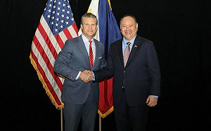 (影) 中媒體、軍頭公然「碰瓷」! 菲防長譏 : 九段線全球只有中國承認