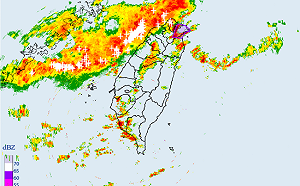 快訊》滯留鋒面襲台!17縣市大雨特報 4縣市留意大雷雨