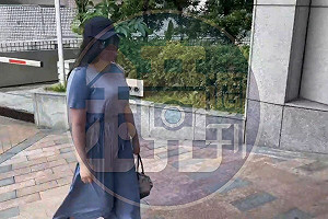 王文洋包養產子案開庭 女大生現身法院畫面曝光