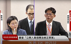 突發狀況！考試院秘書長劉建忻備詢暈倒 黃國昌驚呼「小心」