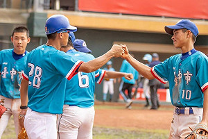 華南青少棒柯邵捷投打俱佳 台中擊敗高雄晉4強