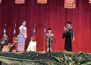 獲頒台東大學名譽博士 陳樹菊：聽到時差點昏倒