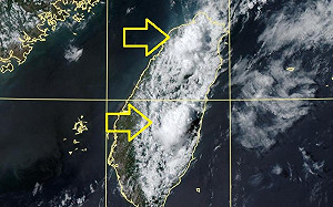 兩團雲很突出！鄭明典:午後對流發展天氣還會持續好幾天