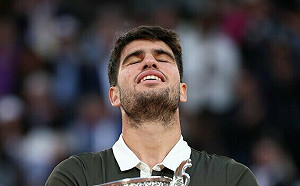 艾卡拉茲5盤大逆轉擊倒辛納! 完成法網男單連霸奪第5座大滿貫金盃