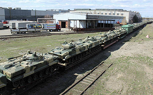 蜘蛛網行動 2.0!傳烏無人機偷偷衝出俄運輸火車 毀13坦克與百輛軍車