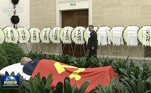 中共24政委獨缺他一人! 許其亮葬禮未送花圈 專家 : 這「第二軍頭」不是重病就是死亡