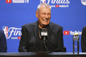 NBA傳奇教頭尼爾森獲終身成就獎 批獨行俠交易唐西奇