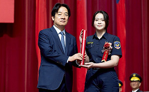 給警專畢業生3期許！賴清德：政府會提升福利給警消更大支持