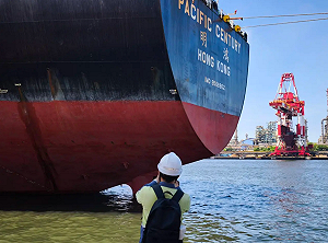 「明鴻號」撞高雄港！航港局啟動海事行政調查 派員登船檢查