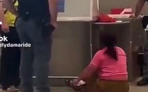 （影）行李超重遭拒登機耍賴! 華人婦女躺米蘭機場抗議 網譏:祖傳非遺技藝