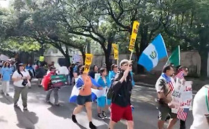 (影)德州也爆非法移民抗議! 川普強力打壓惹怒全美30城市 民眾紛上街頭