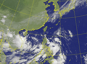 蝴蝶颱風最快今生成！鄭明典觀察高低層分離中 氣象署曝低壓帶影響時程