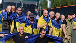 (影) 烏戰俘竟被刻上「榮耀屬於俄羅斯」傷疤! 烏 : 戰俘多重病、重傷需就醫