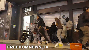 (影) 美國安部闖加州2小學抓學童? 洛杉磯街頭也失控 抗議演變成搶劫