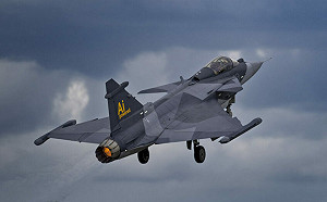 即時數據整合、目標追蹤 鷹獅-E搭載AI開創空戰新紀元