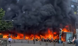 重慶石橋鋪電腦城發生大火! 濃煙直竄天際 官方又稱無傷亡