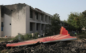 波音787夢幻客機首次墜毀 印度媒體揭曾遭工程師舉報「偷工減料」