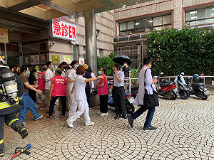 台中東勢農民醫院機房冒煙觸發警報  疏散150人