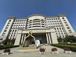 看護欠百萬債兼職詐團車手 彰化地院判刑1年4月