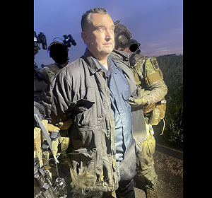 殺明尼蘇達州2議員兇嫌落網！釀2死2傷涉4重罪 20支SWAT小組追捕