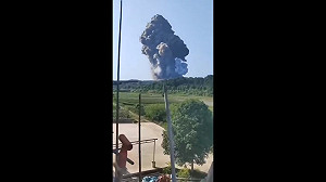 (影) 湖南煙火廠大爆炸出現蕈狀雲! 20公里外都搖晃 官僅通報2失蹤9傷
