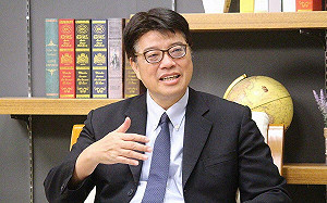 看館長中國行爭議 邱垂正:尊重言論自由 但國人自會給評價