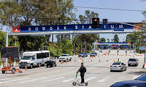 道奇拒ICE進入停車場 首度表態反對移民突襲行動
