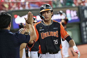 潘傑楷開轟打到李多慧看板  獅上半季封王M4