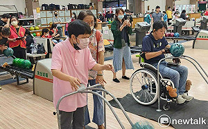 西藥盃身心障礙者保齡球比賽登場  不同障別選手克服障礙投出好成績