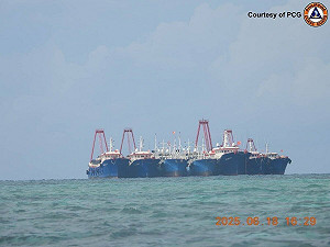 (影)菲律賓海岸防衛隊1機2艦巡邏 赫見鱟藤礁聚50中國民兵船