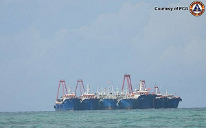 （影）菲律賓海岸防衛隊1機2艦巡邏 赫見鱟藤礁聚50中國民兵船