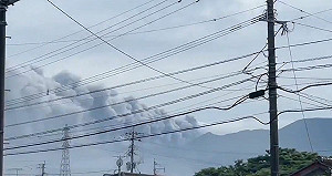 畫面曝光!日本九州新燃岳火山「時隔7年再度噴發」 當地發布二級警戒