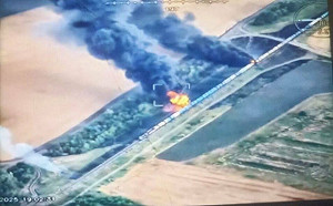 (影) 烏軍戰機炸橋又襲扎波羅熱燃料列車! 俄軍前線補給均遭中斷 