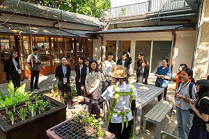 中山醫大跨校組團隊 企劃「青銀共好行動酒吧」獲大獎
