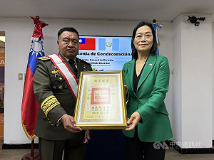 瓜地馬拉參謀總長接受贈勳:台灣是我第二故鄉