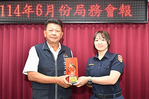 台中女警救受困老婦  潑水濕身衝火場獲表揚