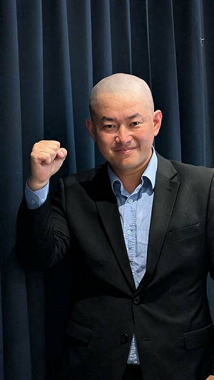 罷免顏寬恒連署達陣!陳柏惟直播剃頭:這顆光頭榮耀歸於罷團志工