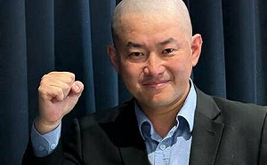 罷免顏寬恒連署達陣!陳柏惟直播剃頭:這顆光頭榮耀歸於罷團志工