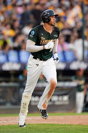 魔鷹關鍵開轟雄鷹拿勝 兄弟拚季冠軍只剩加賽機會