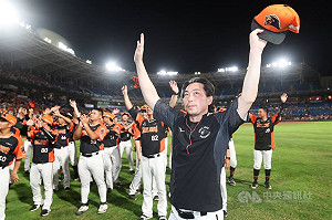 獅隊艱難中奪隊史18座季冠軍 林岳平：目標年度第一