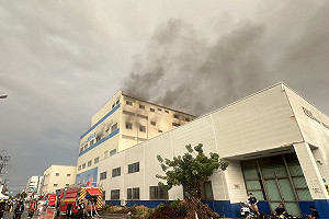 南市科技公司廠房火警 疑存多種化學品灌救一度撤離