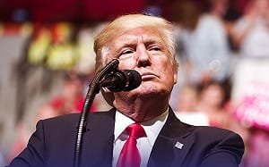 路透曝川普可能暫緩課徵晶片關稅「避免激怒中國加劇美中貿易戰」